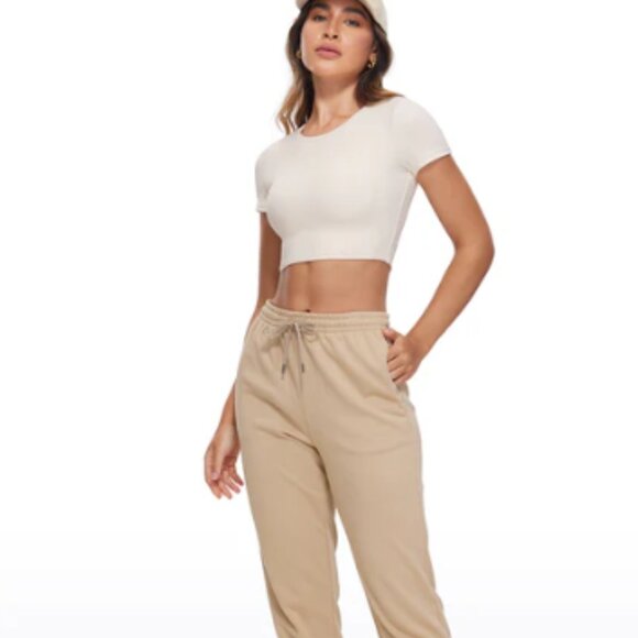 CRZ YOGA Butterluxe Double Lined Cropped Short Sleeve in White Apricot - Picture 5 of 7